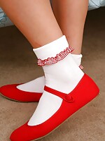feet toes in nylone foot jobs
